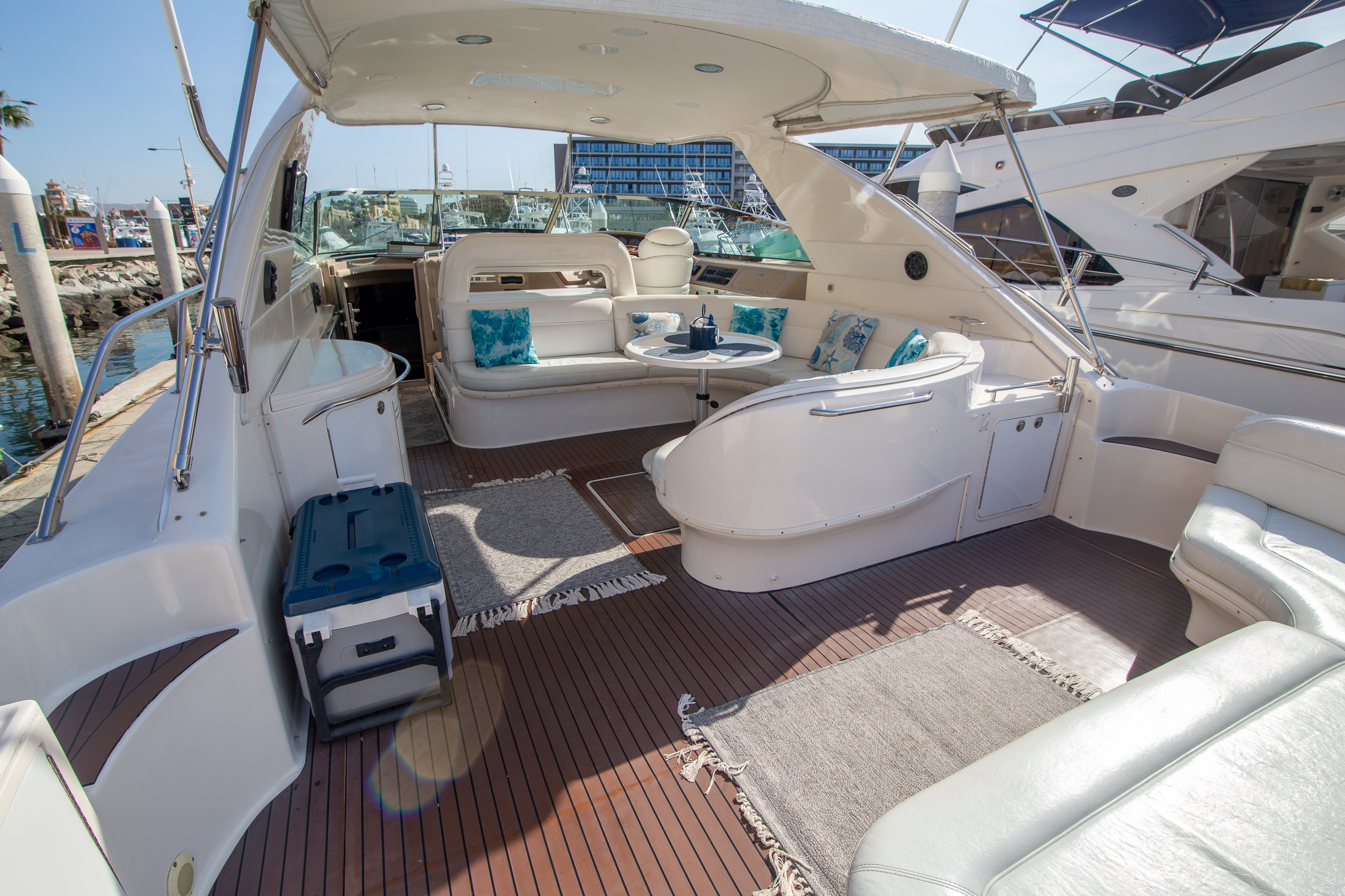 60' Sundancer Luxury Private Yacht